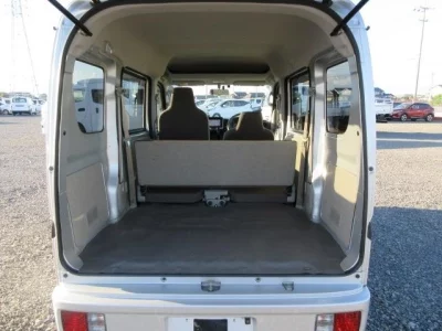 NISSAN CLIPPER VAN