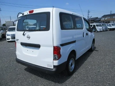NISSAN NV200
