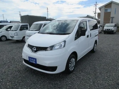 NISSAN NV200
