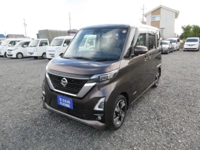 NISSAN ROOX