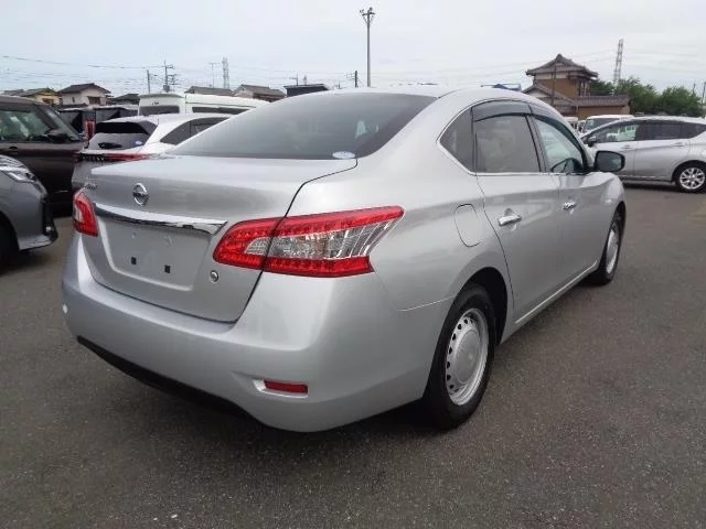Nissan Sylphy  с аукциона в Японии