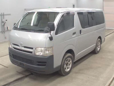 TOYOTA HIACE VAN