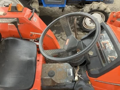 KUBOTA KUBOTA