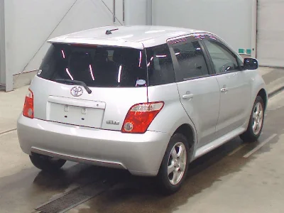 TOYOTA IST