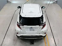 Цена авто Toyota C-HR с аукционов Японии, номер кузова ZYX10, пробег 108 000, оценка 8
