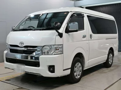 TOYOTA HIACE