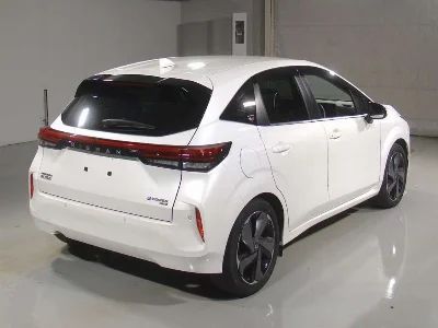NISSAN AURA
