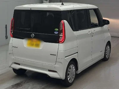 NISSAN ROOX