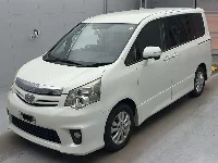 Цена авто Toyota Noah с аукционов Японии, номер кузова ZRR70W, пробег 106 000, оценка 2