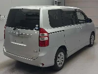 Цена авто Toyota Noah с аукционов Японии, номер кузова ZRR70G, пробег 77 000, оценка 7