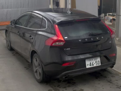 VOLVO V40