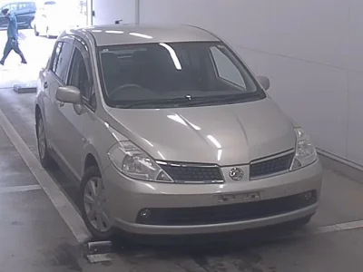 NISSAN TIIDA