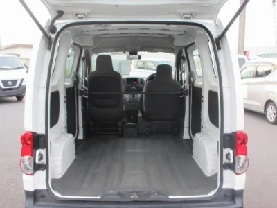 NISSAN NV200