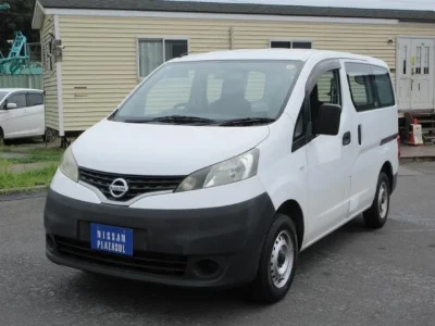 NISSAN NV200