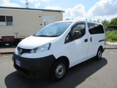 NISSAN NV200