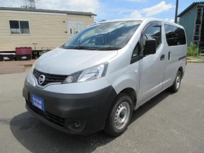 NISSAN NV200