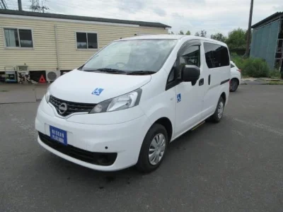 NISSAN NV200