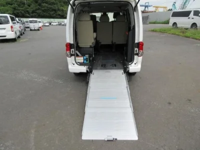 NISSAN NV200