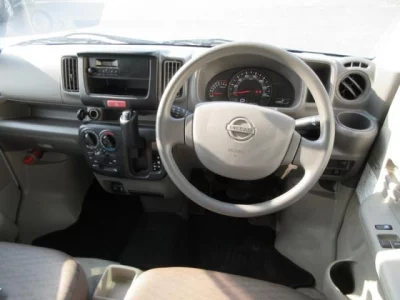 NISSAN CLIPPER VAN