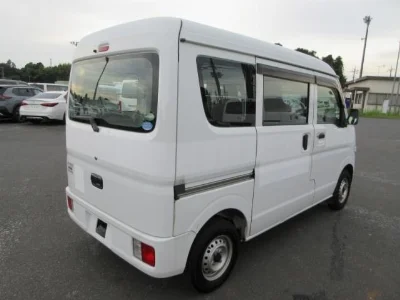 NISSAN CLIPPER VAN