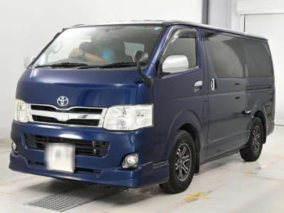 TOYOTA REGIUS VAN