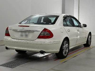 MERCEDES BENZ E CLASS