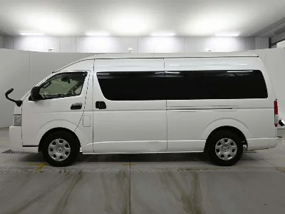 TOYOTA HIACE