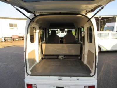 NISSAN CLIPPER VAN