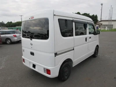 NISSAN CLIPPER VAN
