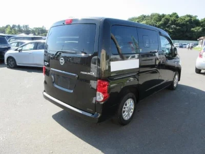 NISSAN NV200