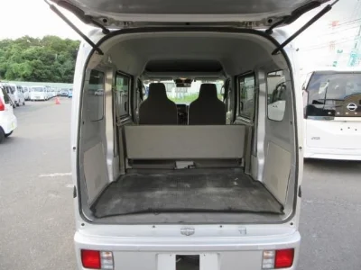 NISSAN CLIPPER VAN