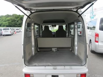 NISSAN CLIPPER VAN