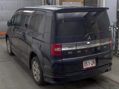 MITSUBISHI DELICA D5