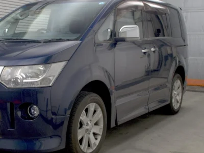 MITSUBISHI DELICA D5