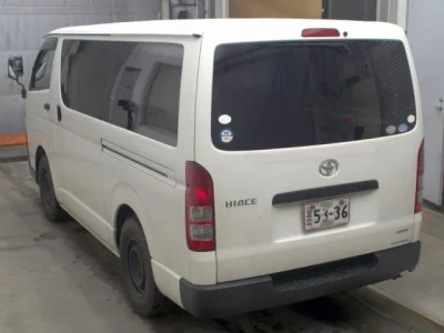 TOYOTA HIACE VAN