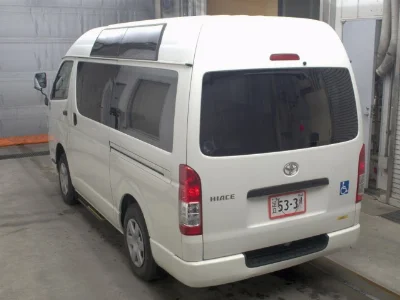 TOYOTA HIACE VAN