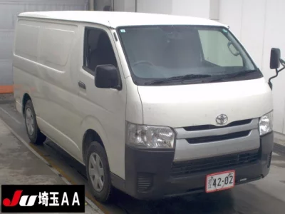 TOYOTA HIACE VAN