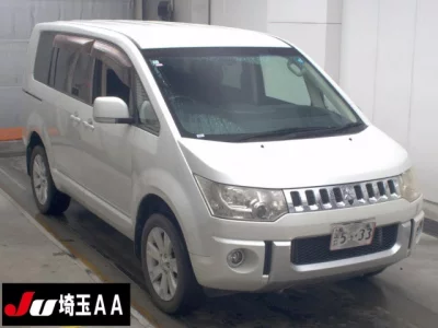 MITSUBISHI DELICA D5