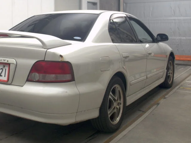 Mitsubishi Galant  с аукциона в Японии