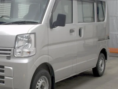 NISSAN CLIPPER VAN