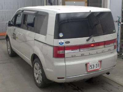 MITSUBISHI DELICA D5