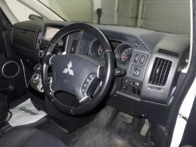 MITSUBISHI DELICA D5