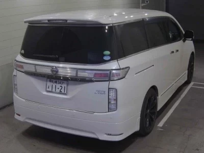 NISSAN ELGRAND