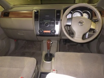 NISSAN TIIDA LATIO