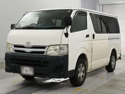 TOYOTA HIACE VAN