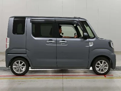 TOYOTA PIXIS MEGA
