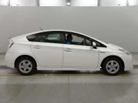 Цена авто Toyota Prius с аукционов Японии, номер кузова ZVW30, пробег 81 000, оценка 6