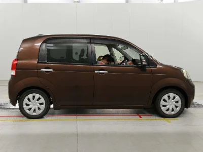 TOYOTA PORTE