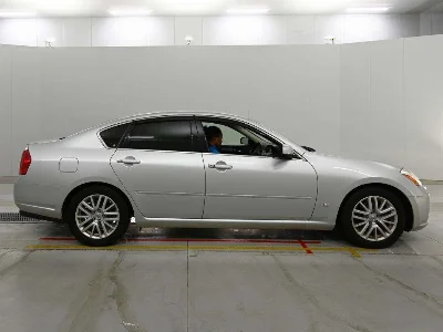 NISSAN FUGA