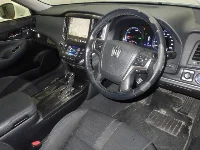Цена авто Toyota Crown с аукционов Японии, номер кузова AWS210, пробег 102 000, оценка 2